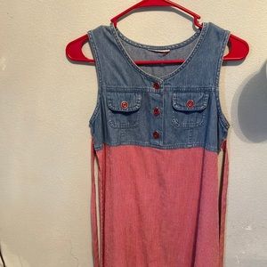 Used dress but in good condition but has the tag haft cut off